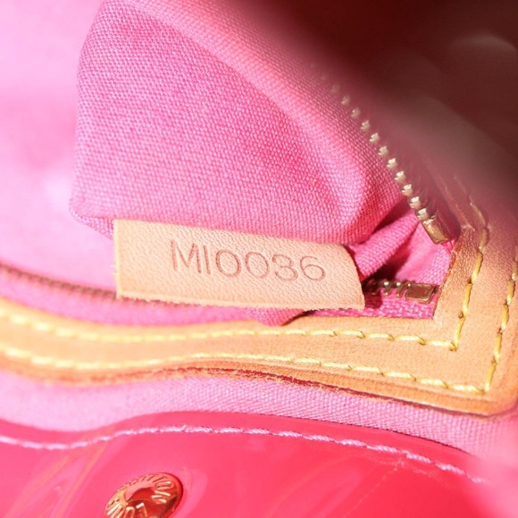 LOUIS VUITTON Pink Vernis Leather Reade PM - Picture 11 of 16